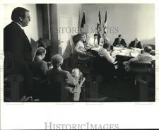 1984 Press Photo Governor Edwin Edwards speaks at meeting - nob03860 picture