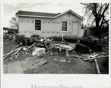 1989 Press Photo A house being renovated n Funderburk Road in Wingate picture