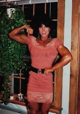 PRETTY WOMAN 80's 90's FOUND PHOTO Color MUSCLE GIRL Original EN 18 21 O picture