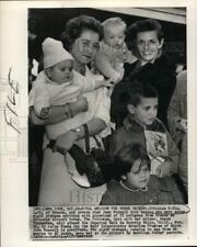 1958 Press Photo Princess Sofia and Jane Russell welcome Greek orphans picture