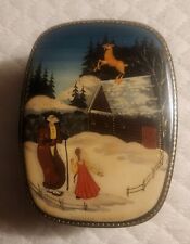 Russian Lacquer Box, Silver Hoof Kholui. Handpainted  Slight stippling on bottom picture