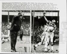 1967 Press Photo Philadelphia Eagles and New York Giants play NFL football picture