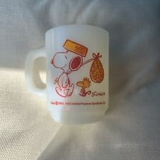 ANCHOR HOCKING SNOOPY WOODSTOCK MILK GLASS MUG picture