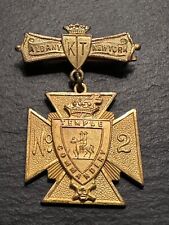 VINTAGE ALBANY NY TEMPLE COMMANDERY 2 KNIGHTS TEMPLAR PIN MEDAL B204 picture