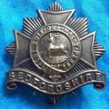 WW1 Bedfordshire Regiment Cap Badge all Brass Slider Non Void ANTIQUE Org picture
