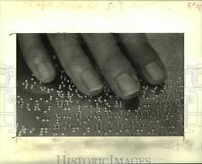 1986 Press Photo Braile Letters for Bibles Made at Gethsemane Lutheran Church picture