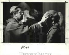 1989 Press Photo St. John Cathedral, Bishop M. Pilla during Ash Wed. liturgy picture