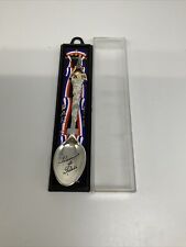 PARIS FRANCE  COLLECTOR'S Souvenir SPOON featuring EIFFEL TOWER Made in France. picture
