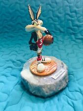 Warner Bros Wile E. Coyote Courtly Gent Basketball LE 1993 statue Ron Lee 305/1K picture
