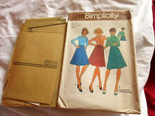 Simplicity 7111 Vintage 1975 Sewing Pattern Miss Size 12, Waist 26.5 Uncut picture