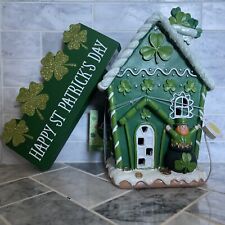 Lucky Lane St Patrick’s Day Shamrock Light Up Led Gingerbread House & Sign. NEW picture