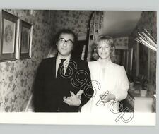 Playwright HAROLD PINTER Antonia Fraser WEDDING DAY 1980 Press Photo picture
