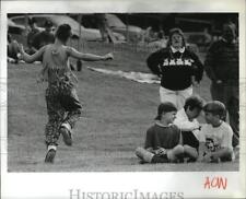 1993 Press Photo Kris Rice happy with score in NFL Gatorade Pass, Punt & Kick picture