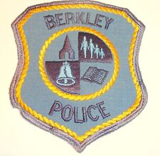 BERKLEY MICHIGAN POLICE PATCH OAKLAND COUNTY VINTAGE - GENUINE - ORIGINAL  CPICS picture