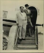 1945 Press Photo Mr. and Mrs. Leon Henderson. - nox33498 picture