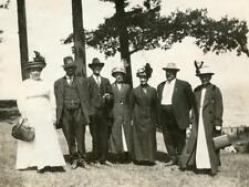 X266 Vtg Photo EDWARDIAN TRAVELERS, FEATHER HATS, WATCH CHAINS, PURSE c 1900's picture