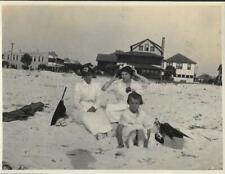 Found ANTIQUE PHOTOGRAPH bw A DAY AT THE BEACH Original VINTAGE JD 110 8 K picture