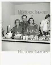 1959 Press Photo Johnny Heard and Playhouse participants attend party. picture