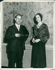 Vintage Couple From The Smart Set Planning A Soiree At Home Society 8X10 Photo picture
