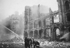 WWII PHOTO/1941 LONDON ENGLAND AFTERMATH OF GERMAN BOMBING/4X6 B&W Photo Rprnt. picture