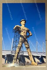 Postcard blank unused Golden Driller Statue Tulsa OK 4x6 greeting card picture