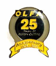 OLFA 25 Years Of Rotary Cutting Anniversary 1979-2004 Lapel Pin Y4 picture