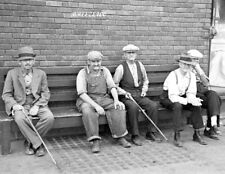 Working In The USA/1930's/WAITING FOR WORK/4x6 B&W Photo Reprint picture