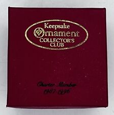 Hallmark Keepsake Collector's Club, Charter Member, Collector's Club Pin 1987-96 picture