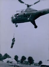 1981 RAN Sikorsky 51 Helicopter Hoisting A Wrecked Airman Aboard Press Photo picture