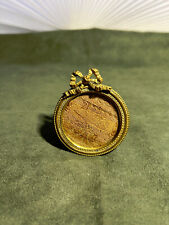 VINTAGE BEAUTIFUL BOW TOPPED MINIATURE BRASS VICTORIAN FRAME-HANG OR STAND 2.25