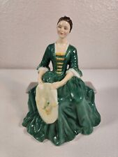 ROYAL DOULTON ENGLAND COLONIAL A LADY FROM WILLIAMSBURG HN 2228 FIGURINE VINTAGE picture