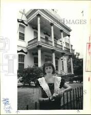 1989 Press Photo Mary Sutton, administrator of St. Elizabeth's Home for girls picture