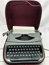 Vintage 1940’s Royal Quiet DeLuxe Typewriter With Tweed  Case works rare classic picture
