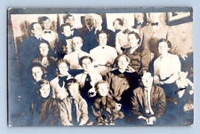 RPPC 1912. PERRY, IOWA. FAMILY PHOTO. POSTCARD. GG17 picture