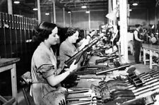 WW2 WWII Photo World War Two / Female British War Workers Make Sten Guns UK021 picture
