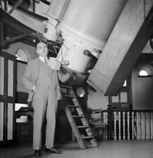 Royal Astronomer, Dr Harold Spencer Jones standing next to a giant- 1930s Photo picture