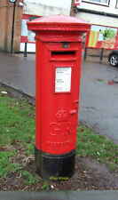 Photo 6x4 George V postbox outside Post Office on Higham Lane Nuneaton Po c2017 picture