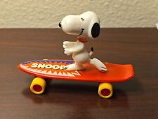 VINTAGE SNOOPY ON SKATEBOARD 1958 1966 TOY United Feature Syndicate Collectors  picture