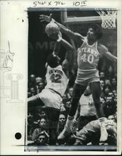 1975 Press Photo Atlanta Hawks' basketball game action - pis19298 picture