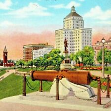 C.1940s Milwaukee, WI. Juneau Park View Showing Monument RR Track Canon Postcard picture