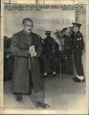1948 Press Photo Ex-War Minister Hideki Tojo walks into building for his trial picture
