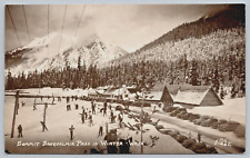 Postcard RPPC, Summit Snoqualmie Pass In Winter, Skiers, Washington Unposted picture