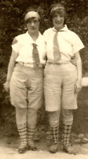 C.1920 FUNNY FASHION HIGH SOCKS SHORTS GIRL WOMEN FRIENDSHIP LOVE CUTE PHOTO F8 picture