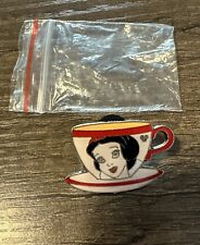 2009 Disney Parks Trading Pin - Snow White - Princess Tea Cup (71403 DLR) picture