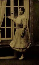 Antique Photography of the Yonge Woman in a Beautiful Dress 14 x 9 cm Original picture