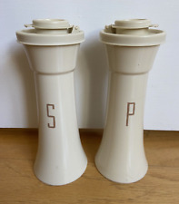 Vtg 70s Tupperware Salt and Pepper Shaker Set Beige w/Gold Made in USA Excellent picture
