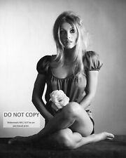 ACTRESS SHARON TATE - 8X10 PUBLICITY PHOTO (BB-299) picture