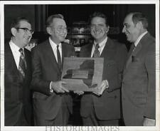1972 Press Photo Governor's Plaque Awarded to Reps of Dept. of Motor Vehicles picture