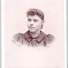 c1880s Hampton, IA Lovely Young Lady Diamond Choker Cabinet Card Photo Bates B11 picture