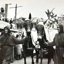 VINTAGE PHOTO New Orleans, Mardi Gras Parade Costumes Original 1940s Snapshot picture
